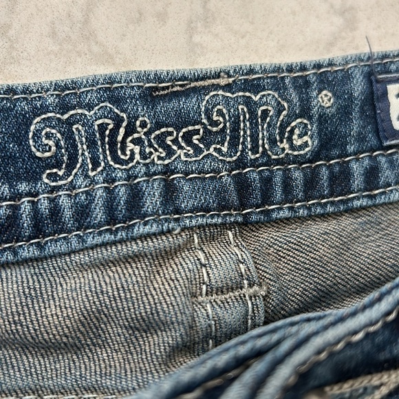 Miss Me Embellished Cuffed Capri Women’s Jeans Size 27 - Picture 15 of 16